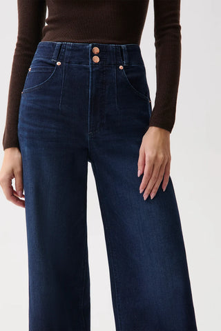 Pistola Lana "Fall In Love Jean"