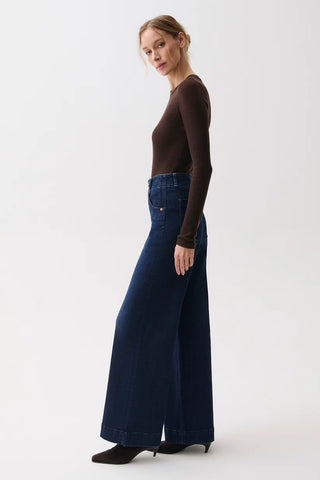 Pistola Lana "Fall In Love Jean"