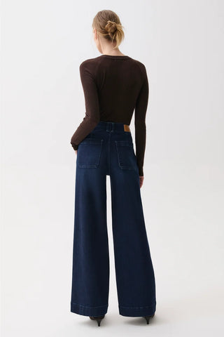 Pistola Lana "Fall In Love Jean"